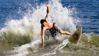 开云体育ios下载-精彩封盖：刘强的封堵如同电闪雷鸣，稳住胜利！，刘强最后